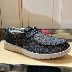 NEW Hey Dude Shoes Womens Wendy Leo Brown Leopard